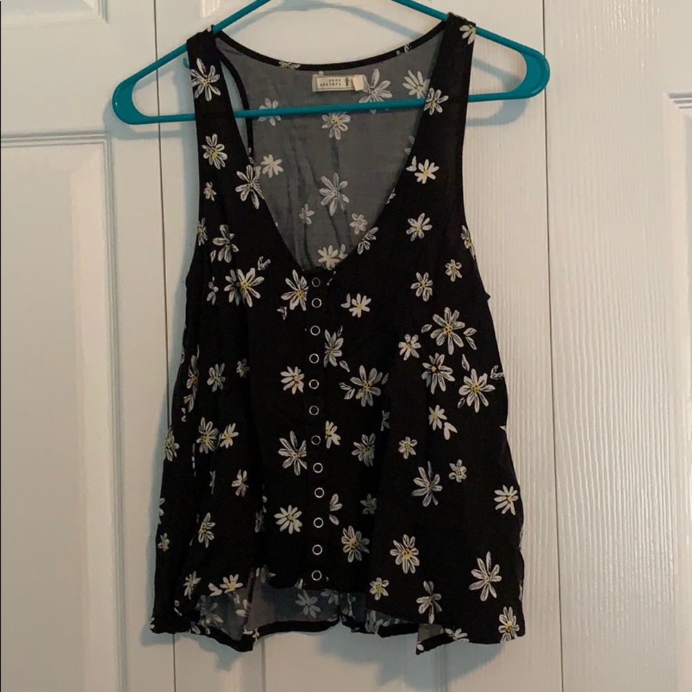 Knot Sisters Daisy Tank Top